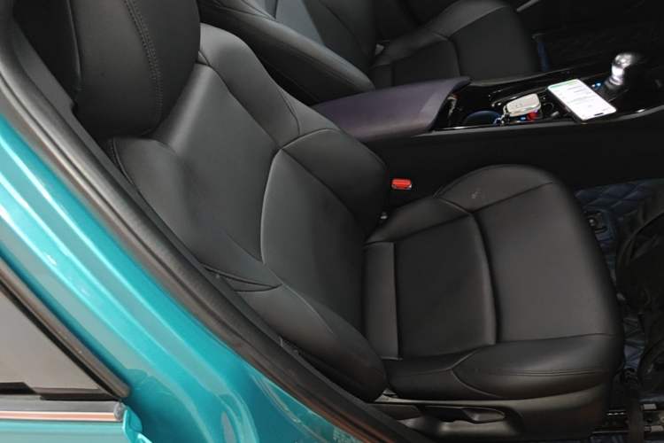 Used Toyota C-HR 2018 2.0L Leading Edition China V-standard Right Front Seat