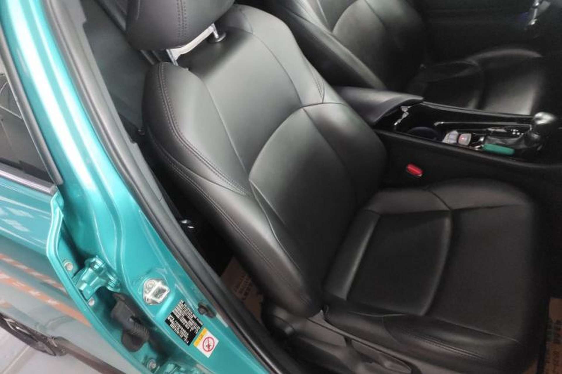 Used Toyota C-HR 2018 2.0L Luxury Edition China VI Standard Right Front Seat