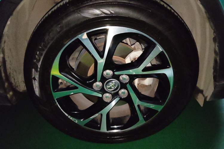Used Toyota C-HR 2018 2.0L Leading Edition China V-standard Right Front Wheel Hub