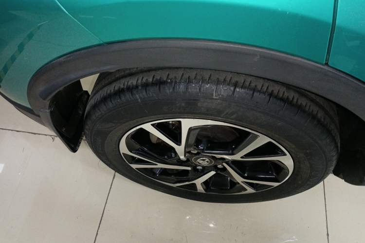 Used Toyota C-HR 2018 2.0L Luxury Sunroof Version China VI Standard Right Rear Wheel Hub