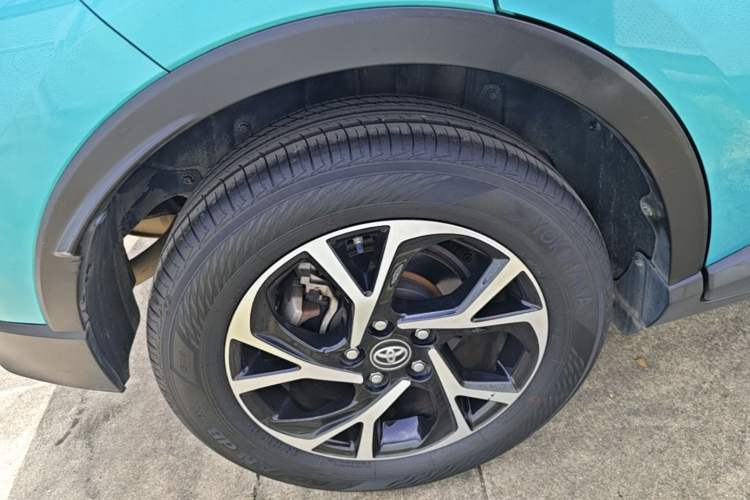Used Toyota C-HR 2018 2.0L Leading Edition China V-standard Right Rear Wheel Hub