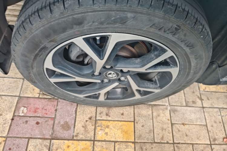 Used Toyota C-HR 2018 2.0L Luxury Sunroof Version China V Emission Standard Right Rear Wheel Hub