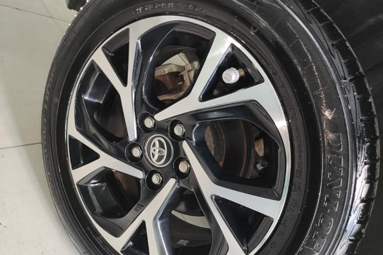 Used Toyota C-HR 2018 2.0L Luxury Edition China V Standard Right Rear Wheel Hub