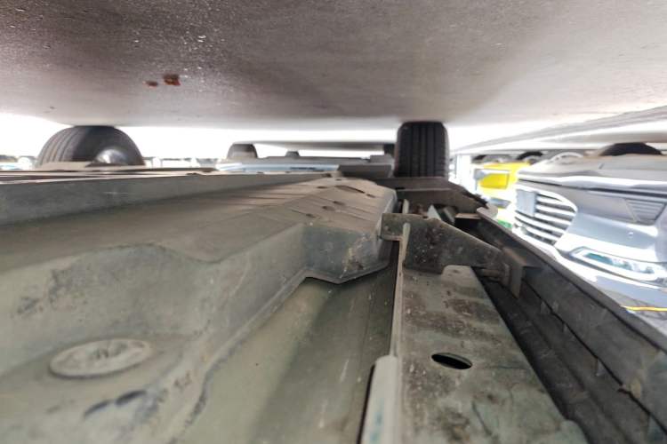 Used Toyota C-HR 2018 2.0L Leading Edition China VI Right Side Sill