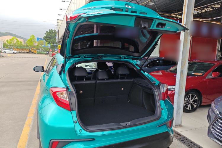 Used Toyota C-HR 2018 2.0L Leading Edition China VI Trunk