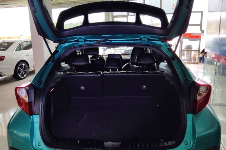 Used Toyota C-HR 2018 2.0L Leading Edition China V-standard Trunk
