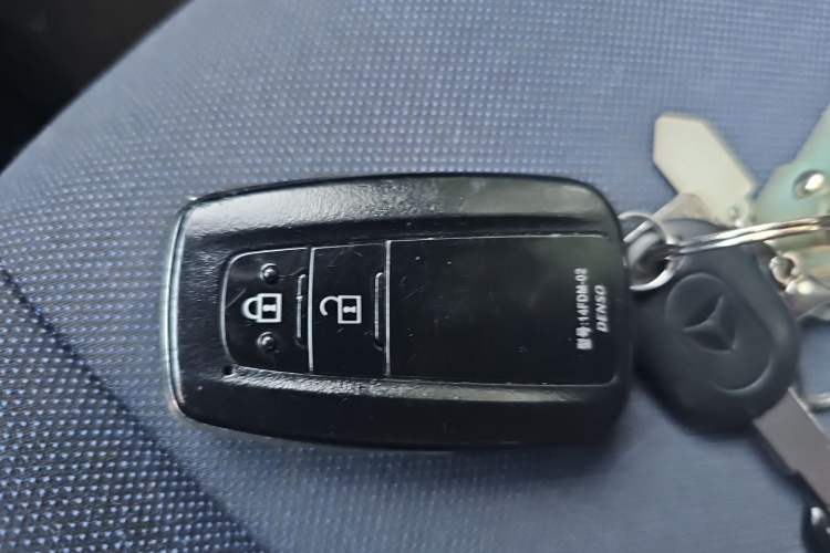 Used Toyota C-HR 2018 2.0L Luxury Edition China V Standard Vehicle Key