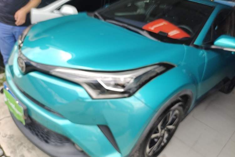 Used Toyota C-HR 2018 2.0L Luxury Edition China V Standard Guazi used car, China used car export, Used car for sale, Used cars, Cheapest cars for sale