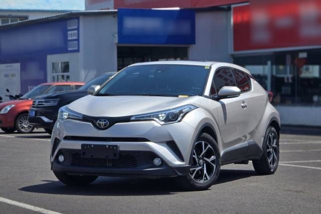 Used Toyota C-HR 2018 2.0L Leading with Sunroof China VI Standard