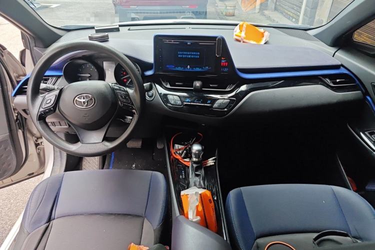 Used Toyota C-HR 2018 2.0L Leading Edition China V-standard Center Console