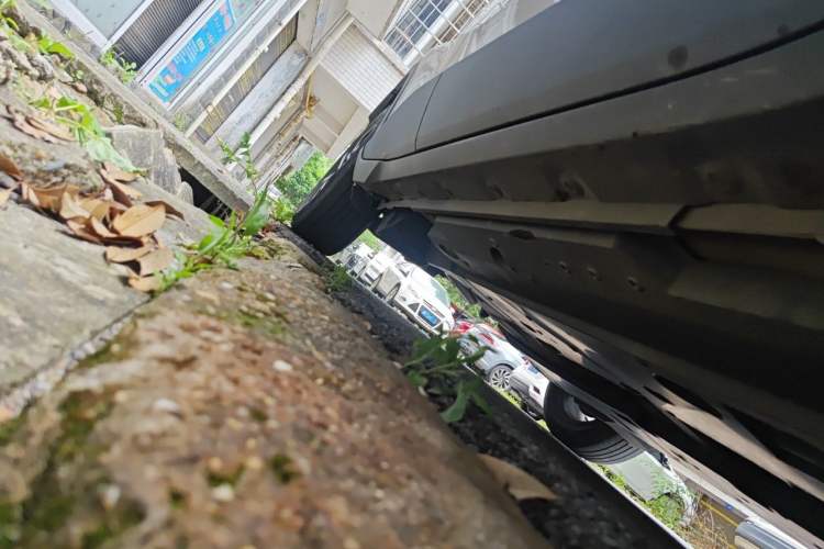 Used Toyota C-HR 2018 2.0L Leading Edition China V-standard Chassis Front Right