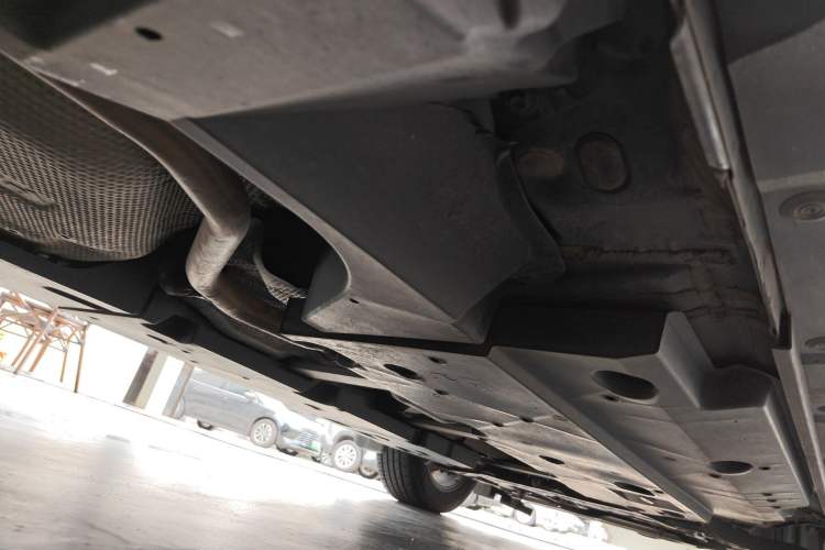 Used Toyota C-HR 2018 2.0L Leading with Sunroof China VI Standard Chassis Rear Right