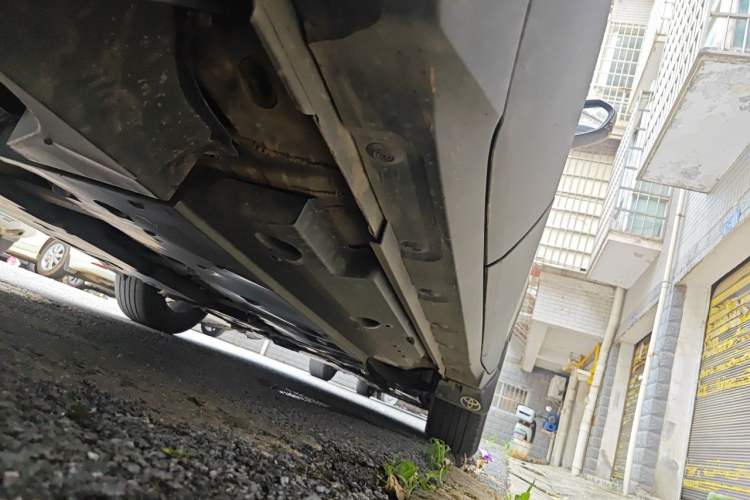 Used Toyota C-HR 2018 2.0L Leading Edition China V-standard Chassis Rear Right