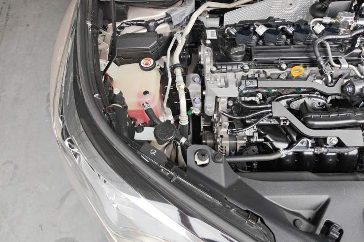 Used Toyota C-HR 2018 2.0L Leading with Sunroof China VI Standard Engine Bay Right