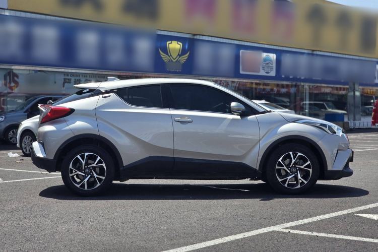 Used Toyota C-HR 2018 2.0L Leading with Sunroof China VI Standard Exterior 3
