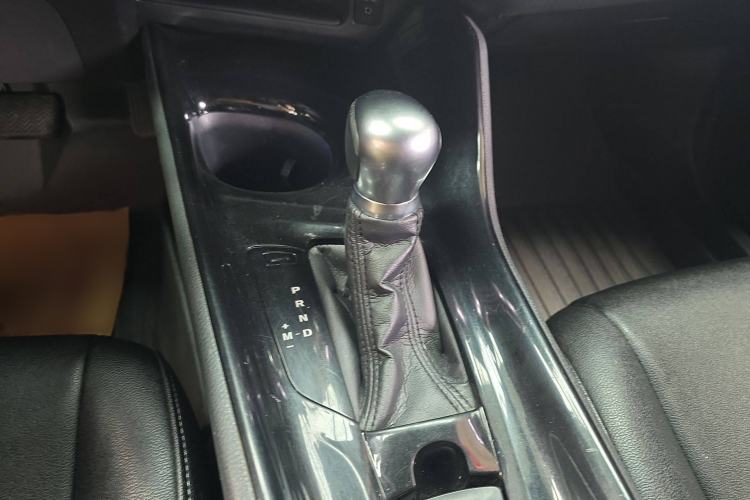 Used Toyota C-HR 2018 2.0L Leading with Sunroof China VI Standard Gear Lever