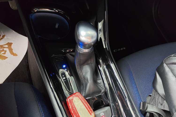 Used Toyota C-HR 2018 2.0L Leading with Sunroof China VI Standard Gear Lever