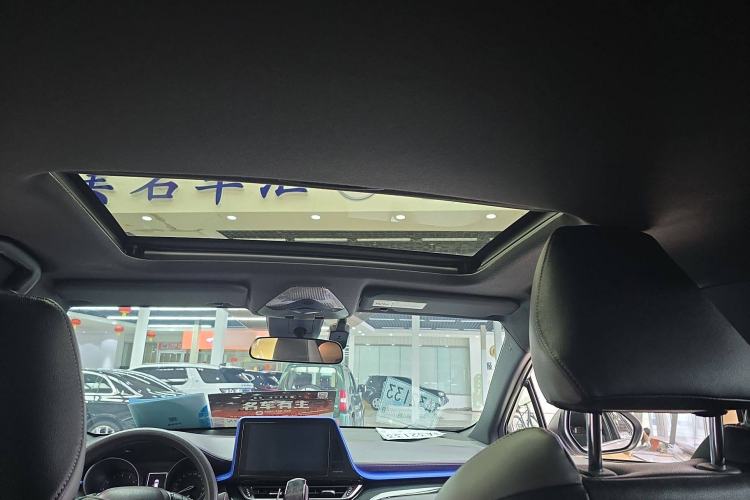 Used Toyota C-HR 2018 2.0L Leading with Sunroof China VI Standard Headliner