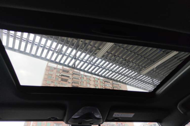 Used Toyota C-HR 2018 2.0L Leading with Sunroof China VI Standard Headliner