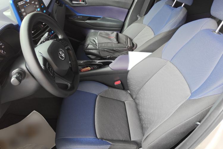 Used Toyota C-HR 2018 2.0L Leading with Sunroof China VI Standard Left Front Seat
