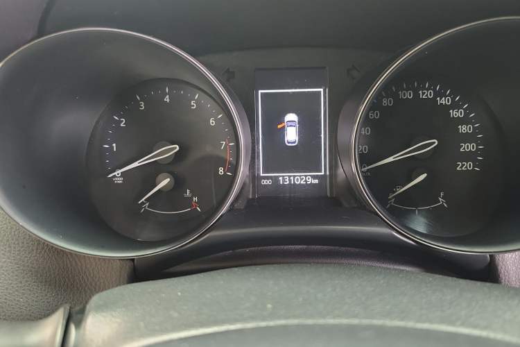Used Toyota C-HR 2018 2.0L Leading with Sunroof China VI Standard Odometer Close Up