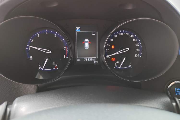 Used Toyota C-HR 2018 2.0L Leading with Sunroof China VI Standard Odometer Close Up