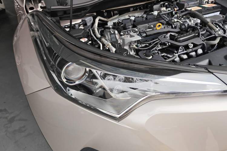 Used Toyota C-HR 2018 2.0L Leading with Sunroof China VI Standard Right Front Headlight