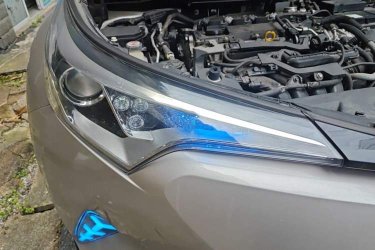 Used Toyota C-HR 2018 2.0L Leading Edition China V-standard Right Front Headlight