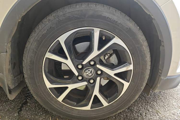 Used Toyota C-HR 2018 2.0L Leading Edition China V-standard Right Front Wheel Hub