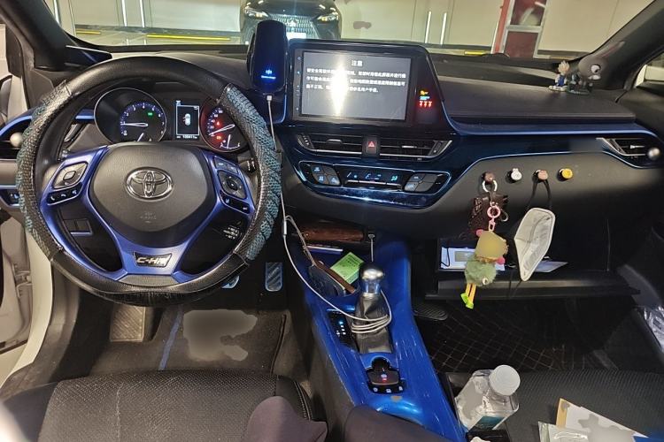 Used Toyota C-HR 2018 2.0L Leading Edition China VI Center Console