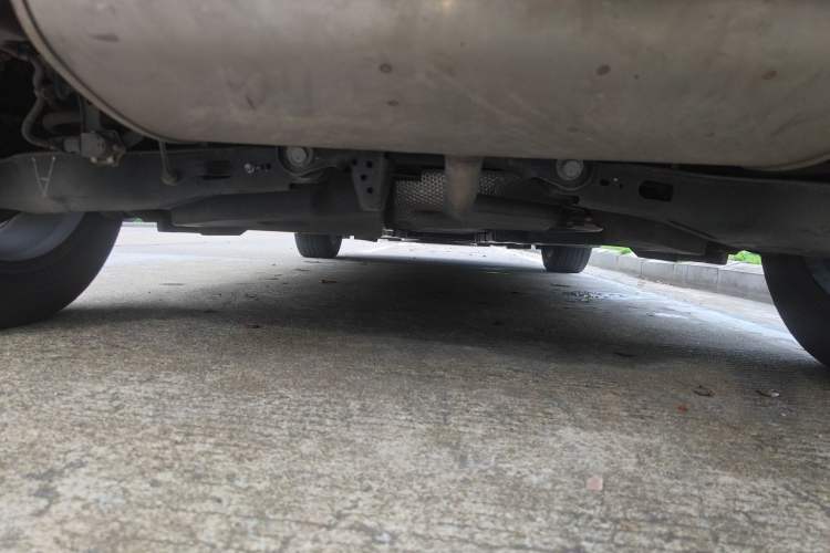 Used Toyota C-HR 2018 2.0L Luxury Sunroof Version China VI Standard Chassis Rear