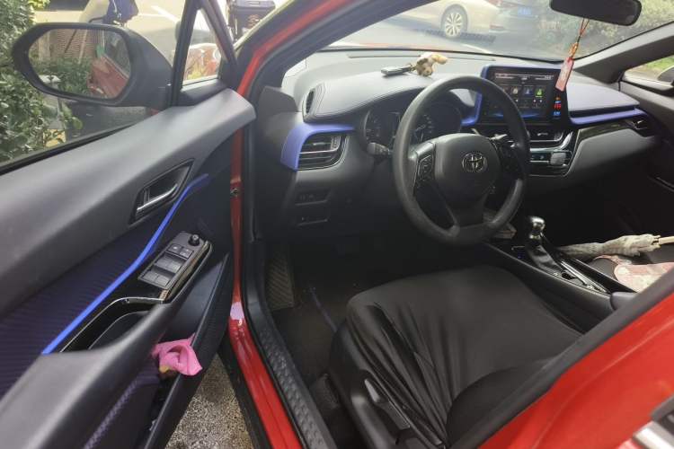 Used Toyota C-HR 2018 2.0L Leading Edition China VI Driver Seat