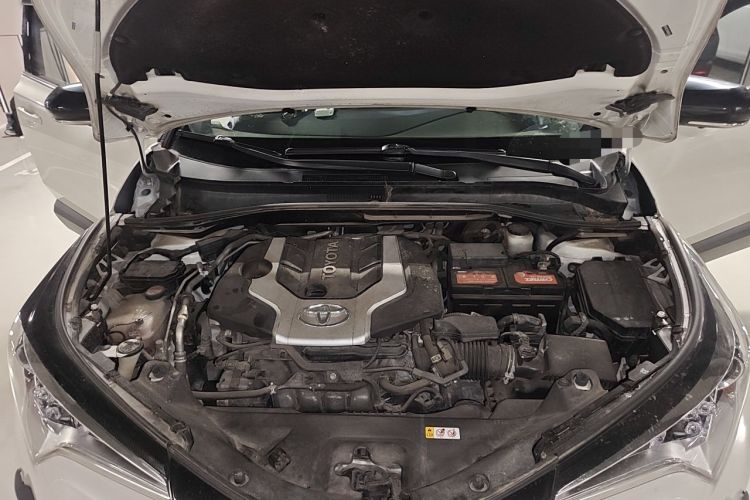 Used Toyota C-HR 2018 2.0L Leading Edition China VI Engine Bay