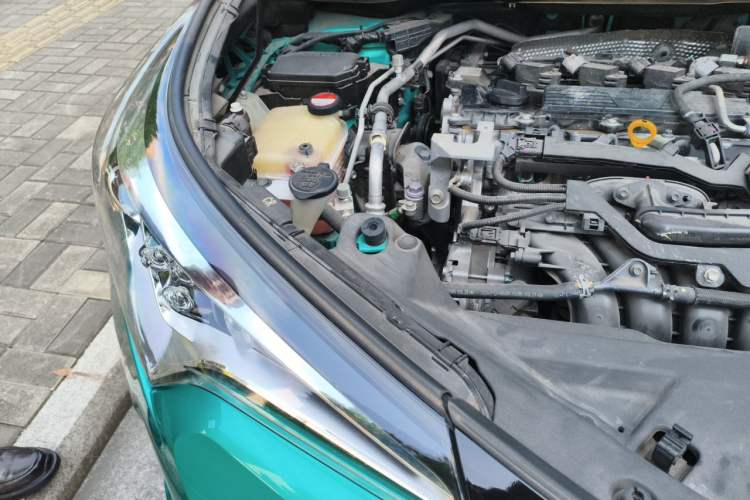 Used Toyota C-HR 2018 2.0L Leading Edition China V-standard Engine Bay Right