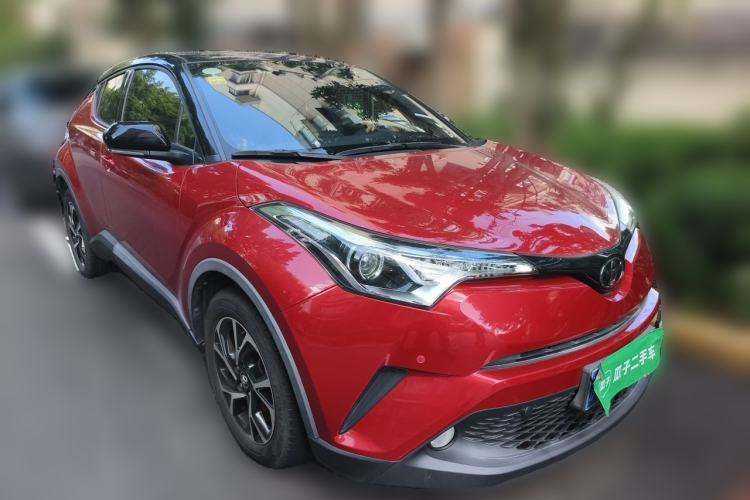 Used Toyota C-HR 2018 2.0L Leading Edition China VI Front Right 45 Deg