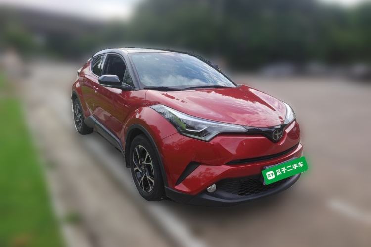 Used Toyota C-HR 2018 2.0L Luxury Sunroof Version China VI Standard Front Right 45 Deg