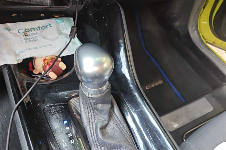 Used Toyota C-HR 2018 2.0L Luxury Sunroof Version China VI Standard Gear Lever