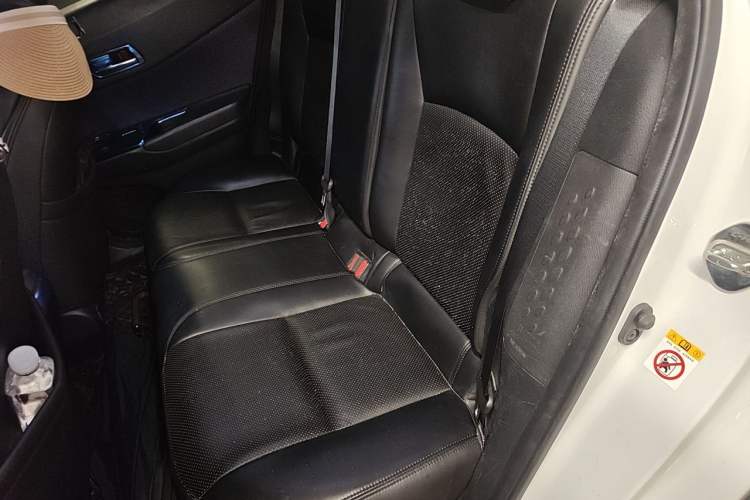 Used Toyota C-HR 2018 2.0L Leading Edition China VI Interior 4