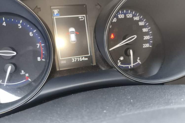 Used Toyota C-HR 2018 2.0L Leading Edition China V-standard Odometer Close Up