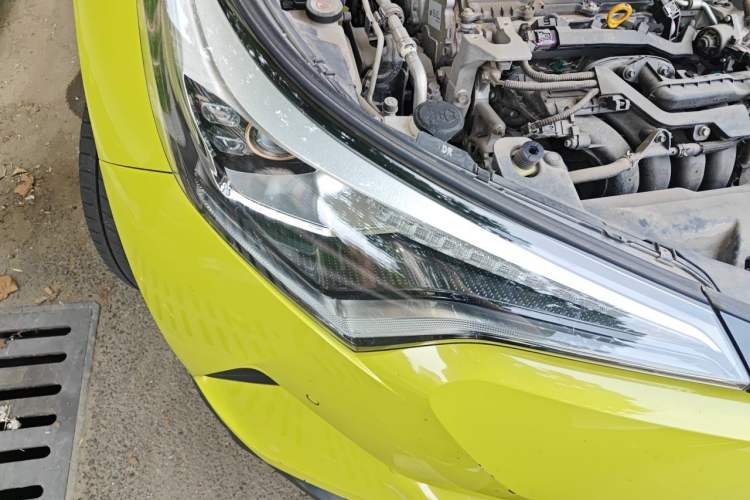 Used Toyota C-HR 2018 2.0L Luxury Sunroof Version China VI Standard Right Front Headlight