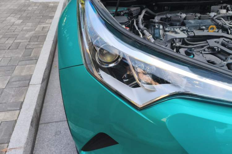 Used Toyota C-HR 2018 2.0L Leading Edition China V-standard Right Front Headlight