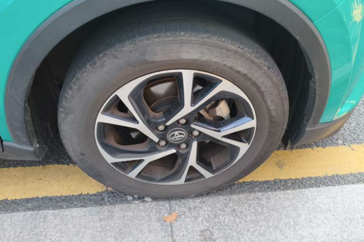 Used Toyota C-HR 2018 2.0L Leading Edition China V-standard Right Front Wheel Hub