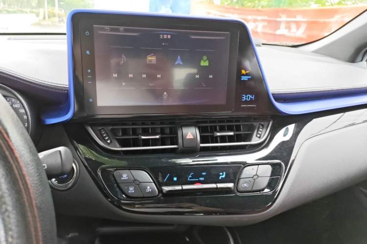 Used Toyota C-HR 2018 2.0L Leading with Sunroof China VI Standard Audio And AC Panel