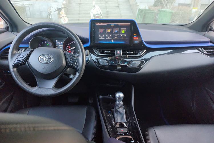 Used Toyota C-HR 2018 2.0L Leading Edition China V-standard Center Console