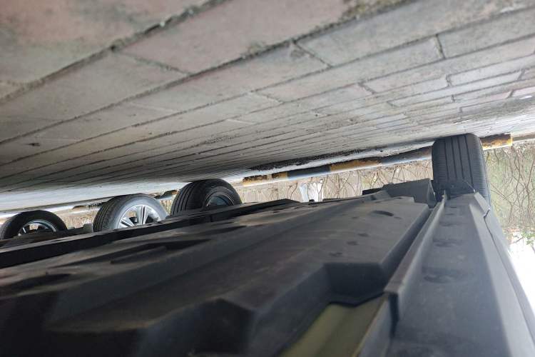 Used Toyota C-HR 2018 2.0L Leading Edition China V-standard Chassis Front Right
