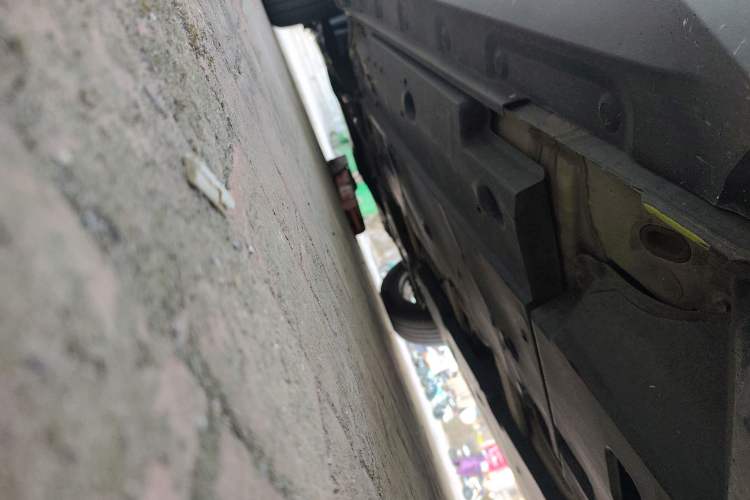 Used Toyota C-HR 2018 2.0L Leading Edition China V-standard Chassis Rear Left