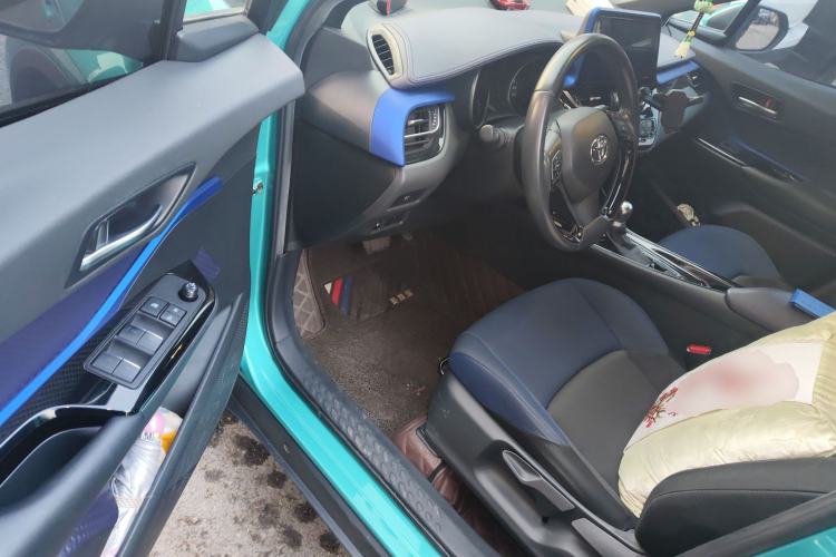 Used Toyota C-HR 2018 2.0L Luxury Edition China V Standard Driver Seat