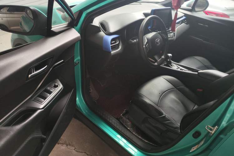 Used Toyota C-HR 2018 2.0L Elite Edition China V standard Driver Seat