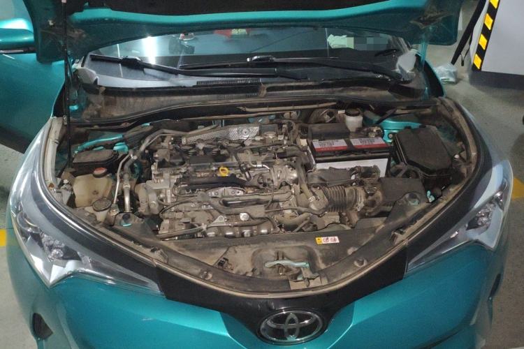 Used Toyota C-HR 2018 2.0L Leading Edition China V-standard Engine Bay