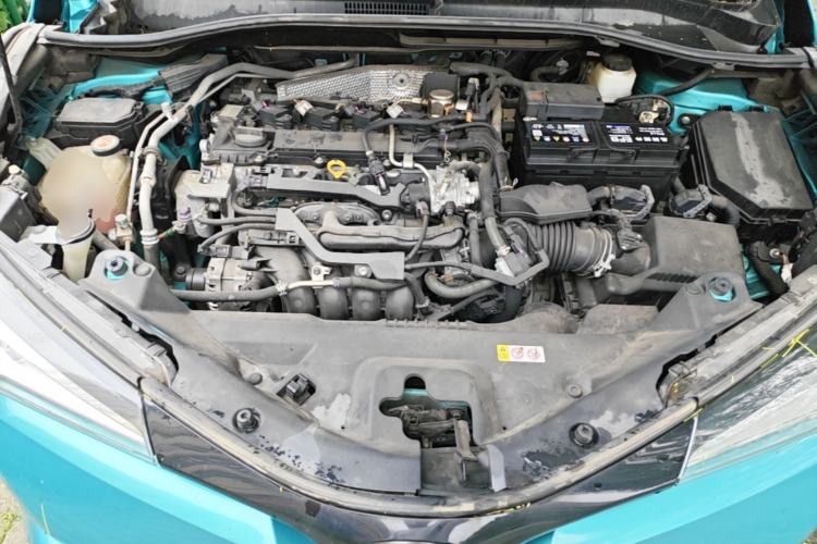 Used Toyota C-HR 2018 2.0L Leading with Sunroof China VI Standard Engine Bay